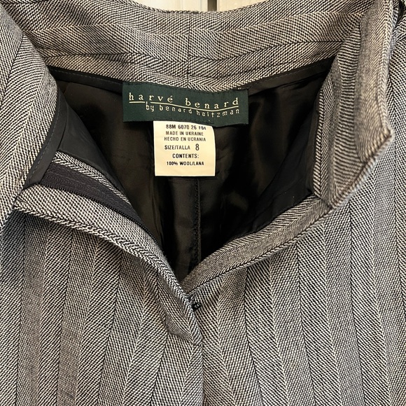 Harve Benard Size 8 Wool and fully lined pants in very good condition. - Picture 4 of 5